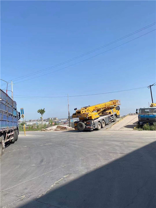 枣阳市25吨吊车的租赁价格大概是多少？