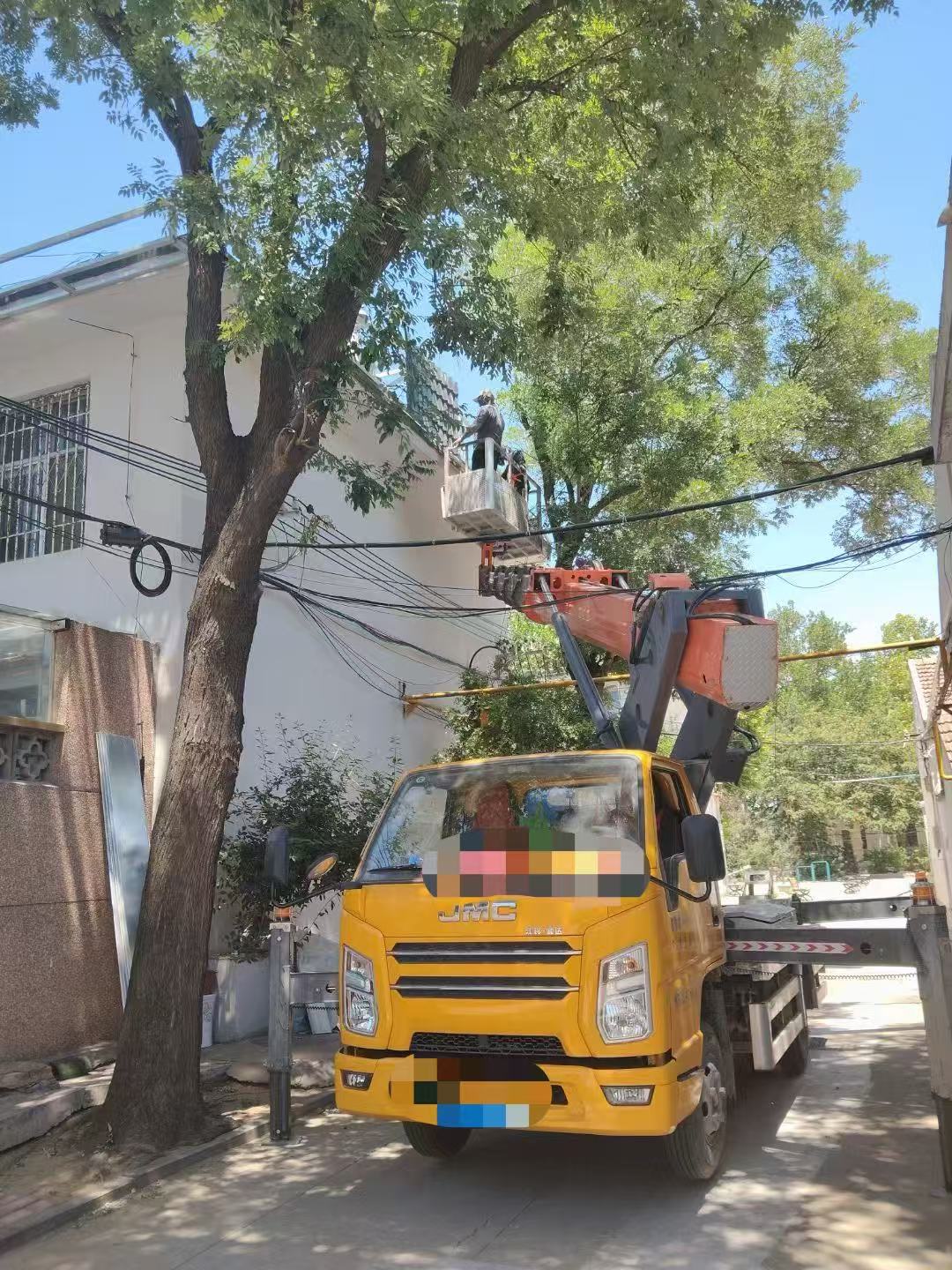 枣阳市高空作业车能吊装重物吗？最大承载多少公斤？