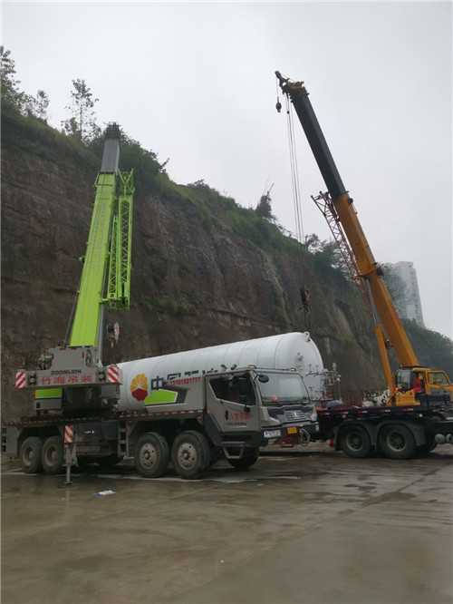 枣阳市“不怕风雨冻”—— 吊车的 “恶劣环境适应” 技术